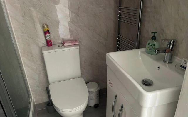 Cosy Croydon Apartment With 2 Bedrooms