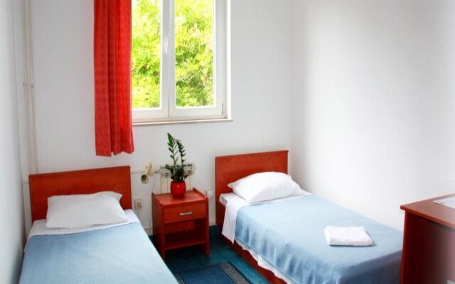 Omladinski Hostel
