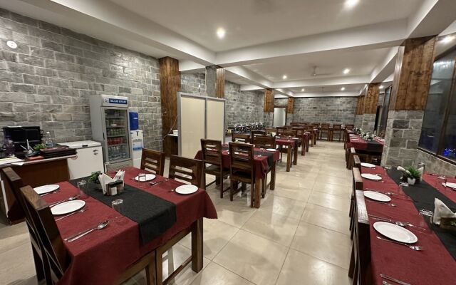 Gezellig Inn - Magic Mountain