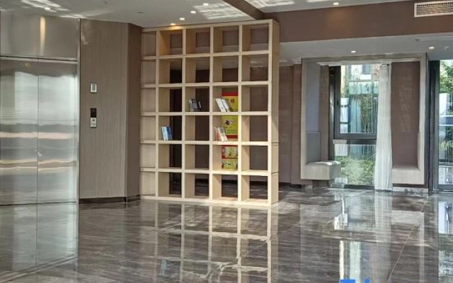 Yaqi Hotel (Ningbo Beilun Meishan Island)