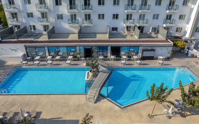 Anemi Hotel & Suites