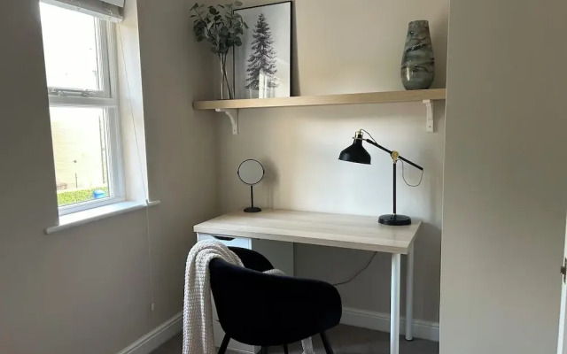 Cozy Manchester Hideaway With 2 Bedrooms