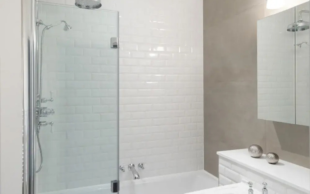 Platinum Apartment in Central Camden 9984