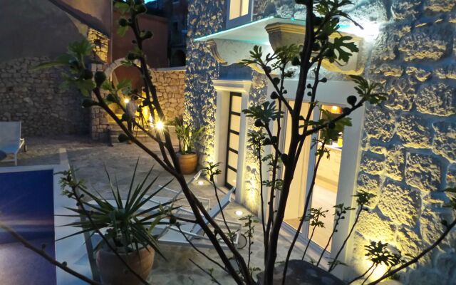 Holiday house Tanja - with pool : Tucepi, Riviera Makarska
