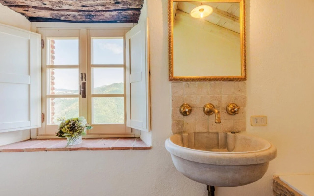 Gran Burrone Castle in Borgo a Mozzano