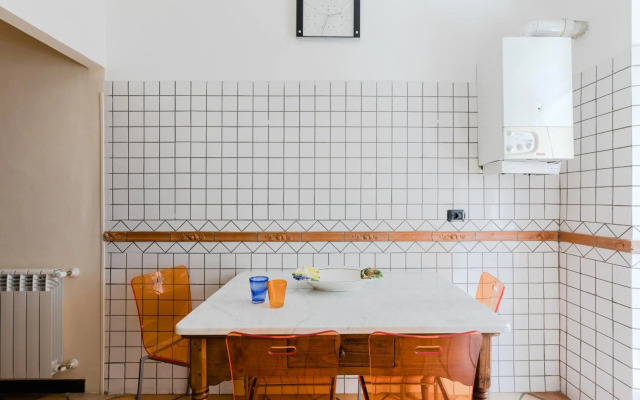 Classic apartment near the Colosseum