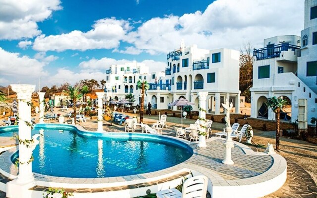 Hwaseong Santorini Pension 8
