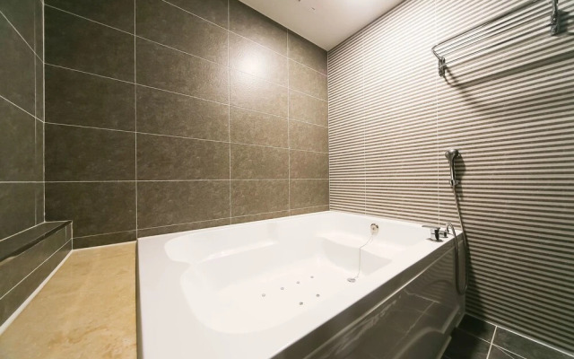 Le Idea Hotel