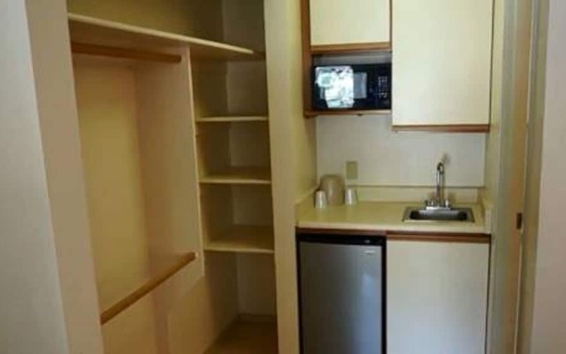 Spanish Trails Inn and Suites