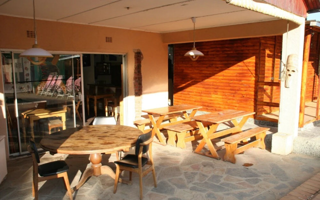 Accoustix Backpackers Lodge