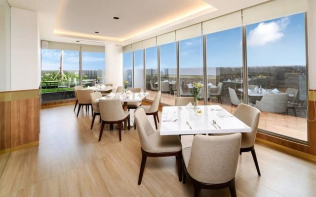 Three-bedrooms, Oakwood Apartments Pik Jakarta