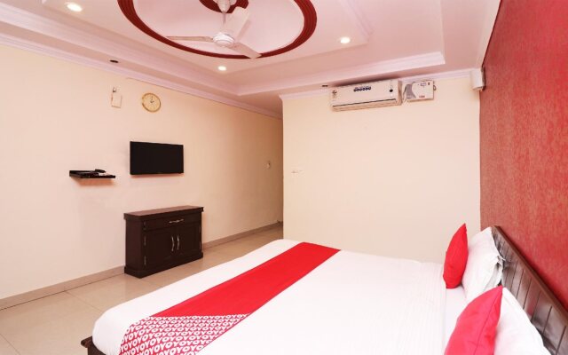 OYO 4073 Hotel Esskay