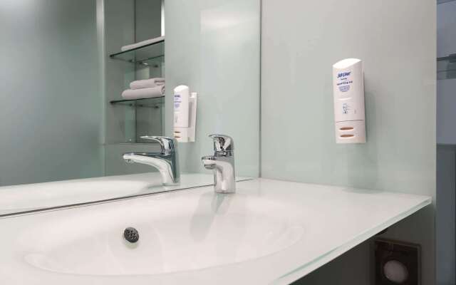 Ramada Encore by Wyndham Doncaster Airport