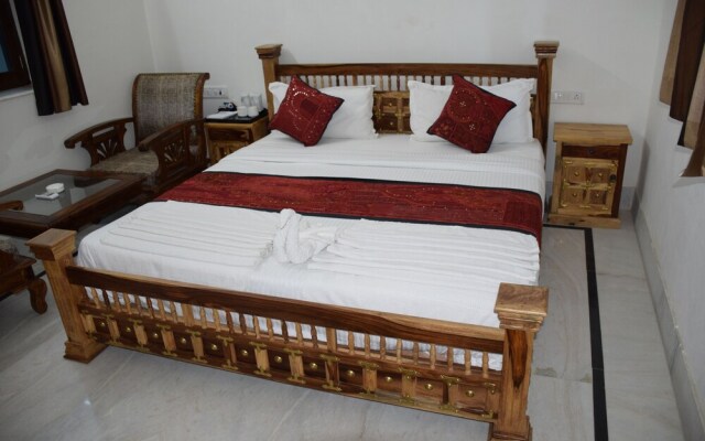 Sartaj Hotel