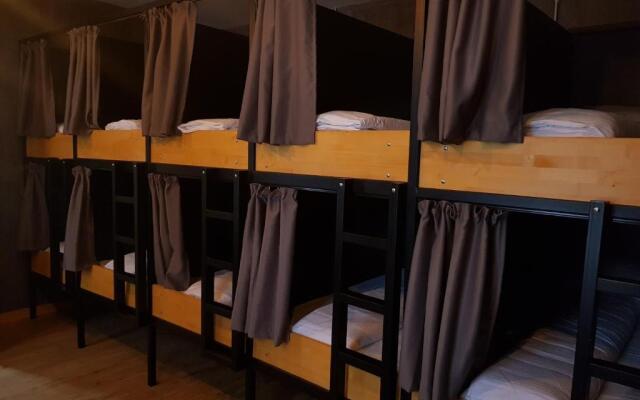 Bed Stage Hostel