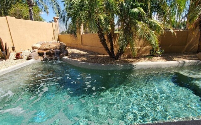 3BR Gated Ocotillo Home, Pool, Golf Course Views