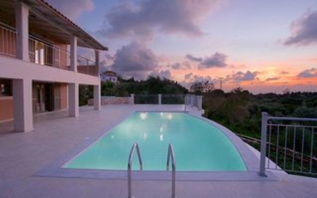 Vryonis Villa