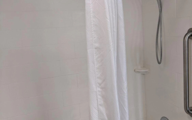 MainStay Suites Cartersville - Emerson Lake Point