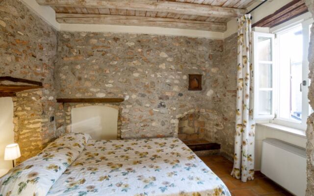 Borgo Alba Chiara 28451