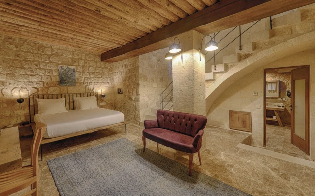 Solem Cave Suites