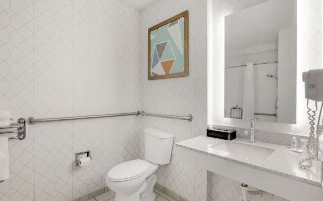 Comfort Inn & Suites Louisville Airport Fair & Expo