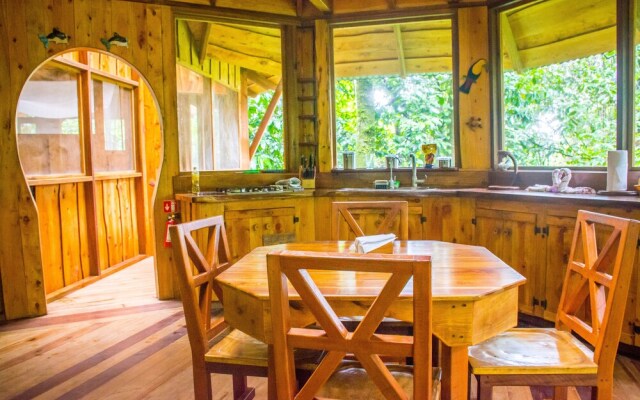 Finca Bellavista Treehouse Community