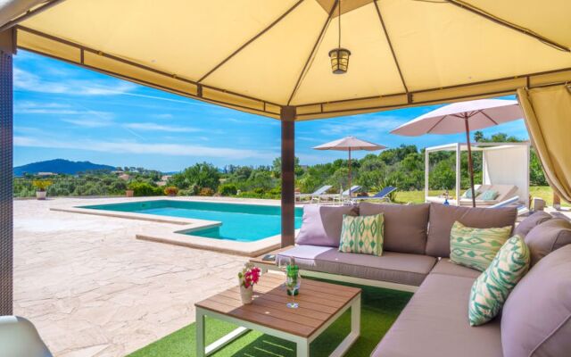 House Es Cos Moscari