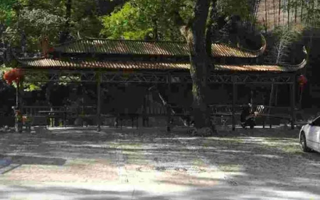Luanning Inn