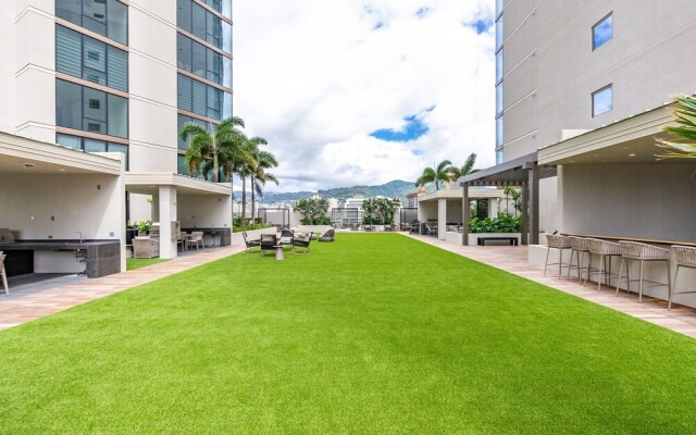 Sky Ala Moana 4209 2 Bedroom Condo by RedAwning