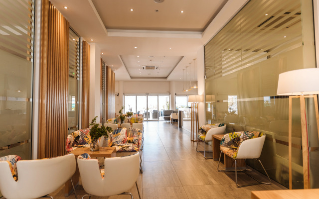 Vrachia Beach Hotel & Suites - Adults only