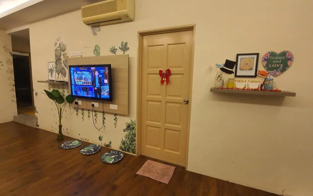 Swimming Pool Party House