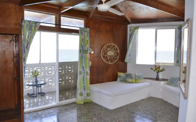 Ouanga Bay Beach Hotel