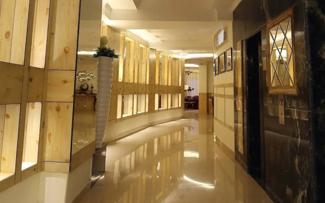 Crescent Resort