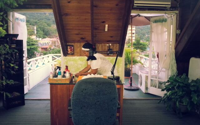 Private 2 Bedroom Beachfront Penthouse Condo Ocho Rios, Jamaica