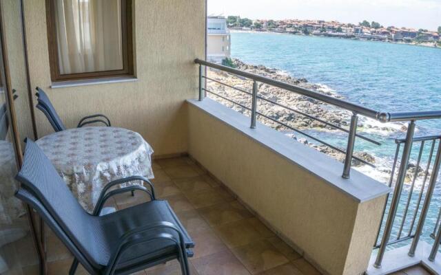 Sozopol Apartment With Sea View