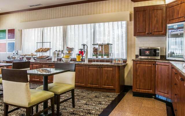 Comfort Suites Canton - Detroit