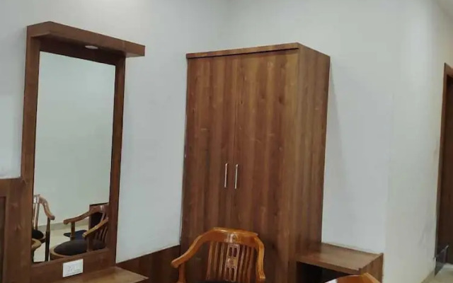 Hotel Ganga Vatika By GRB