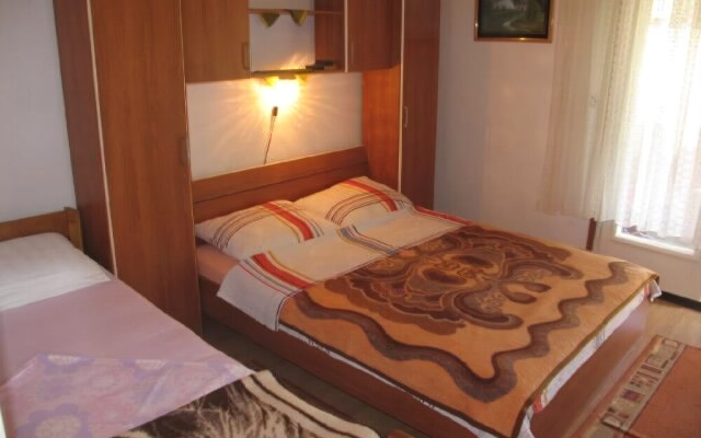 Apartment Božidar