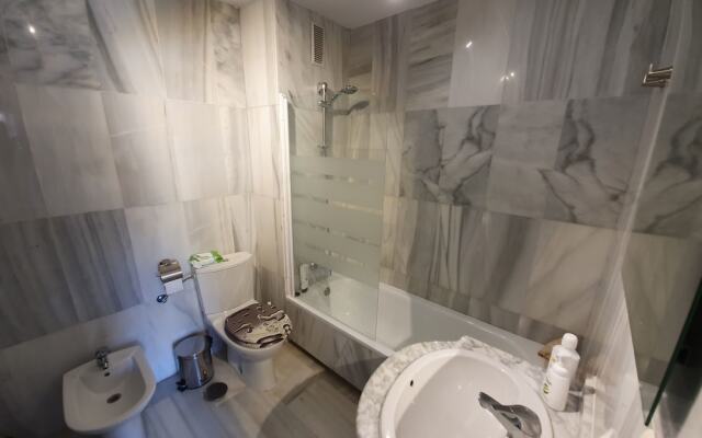 TGS & RUMEX Suites Banus