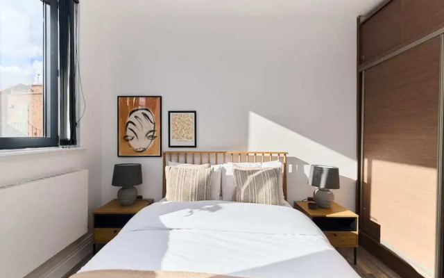 The Harlesden Place - Modern 3bdr Flat With Balcony