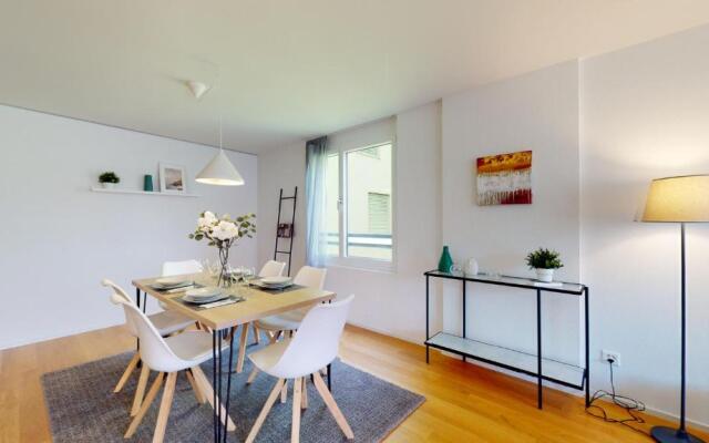 Sublime contemporary apartment in the city centre