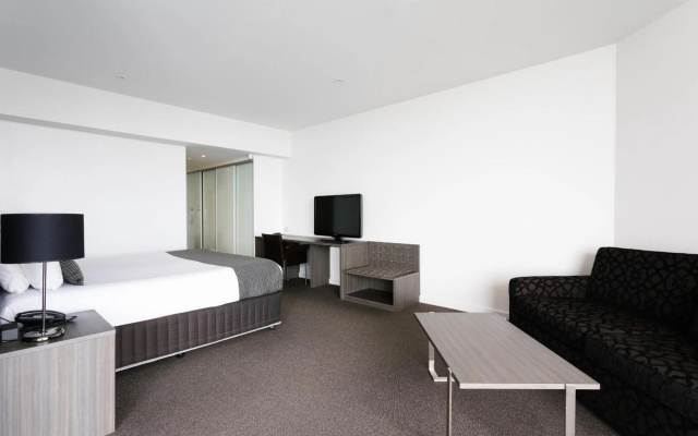 Lakes Hotel – Guest Rooms – Adelaide