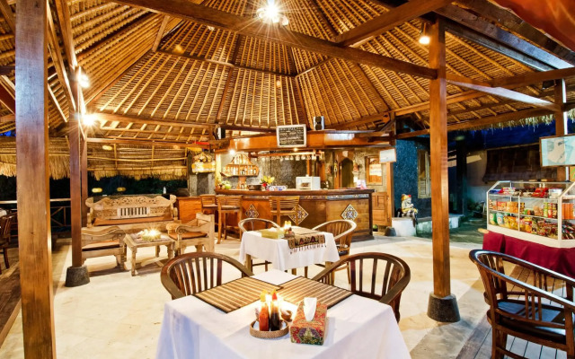 Mushroom Beach Bungalow