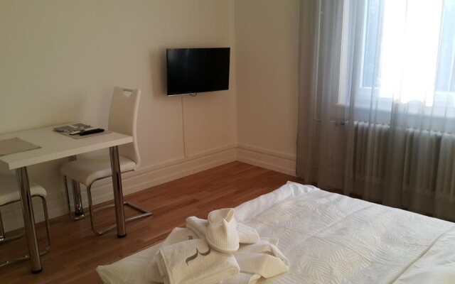 Residence Serviced House