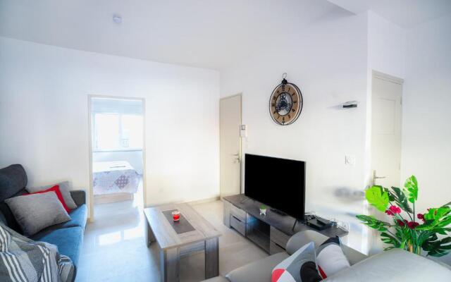 Superbe appartement à 2 pas des Halles, Climatisé, terrasse, garage