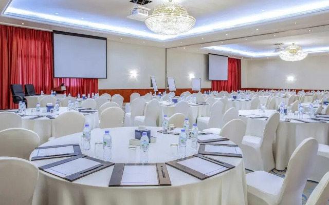 Fujairah Rotana Resort & Spa - Al Aqah Beach