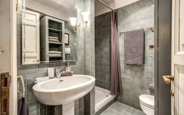 Wonderful Apartment With Balcony In Piazza Margana