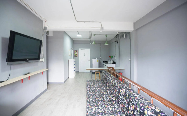 OYO 437 Hostel Na Nara