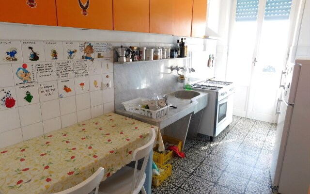 Appartamento Luminoso con Vista Mare