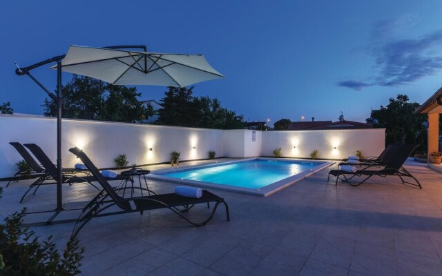 Stunning Home in Fazana With Wifi and 3 Bedrooms